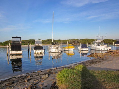 A Reflection On The Lake - Your Accommodation 3