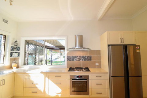 A Reflection On The Lake - Your Accommodation 2