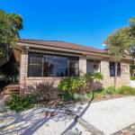 A Reflection On The Lake - Your Accommodation 0