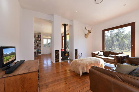 The Parsons Vineyard Retreat Get Amongst The Vineyards In A Historic Home - Your Accommodation 5