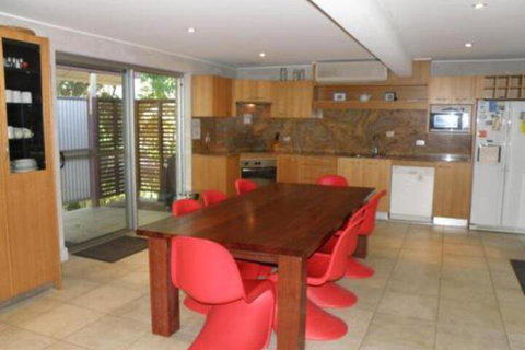 Bunya Seaside - Your Accommodation 4