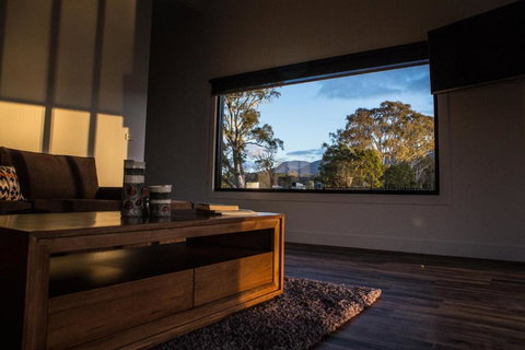 Pomonal Estate Mt. Cassell Villa - Your Accommodation 3