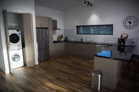 Pomonal Estate Mt. Cassell Villa - Your Accommodation 6