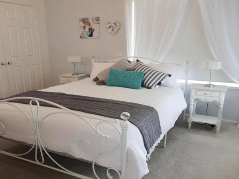 Sealark Views Of The Bay - Your Accommodation 4