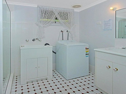 Sealark Views Of The Bay - Your Accommodation 6