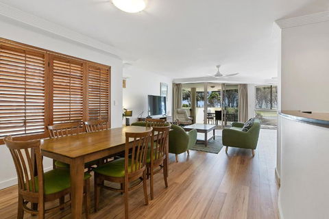 The Palms 2 At Clarkes Beach - Your Accommodation 1