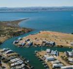 Pelican Landing Stunning Lake King Views - Your Accommodation