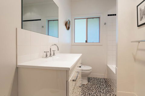 Dutchies Haven 11 Christmas Bush Ave Air Con Large Enclosed Yard 2 Minute Walk To Dutchies - Your Accommodation 6