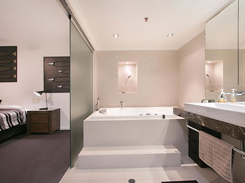 Seascape Apartments Unit 1201A Luxury Apartment With Views Of The Gold Coast & Hinterland - Your Accommodation 6