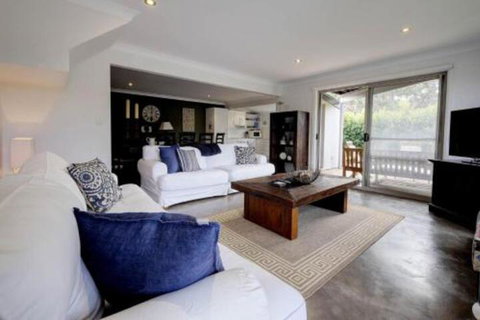 AtTHE COVE - Your Accommodation 0