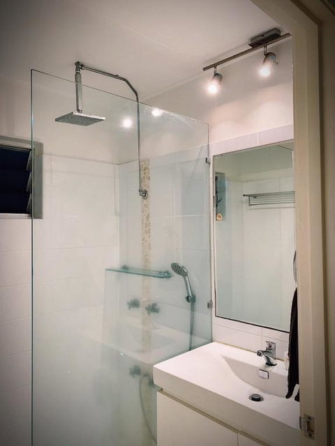 Holiday Rental Huge House With Beach Views - Your Accommodation 1