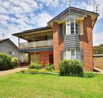 The Crescent Pet Friendly 1 Min to Beach - Your Accommodation