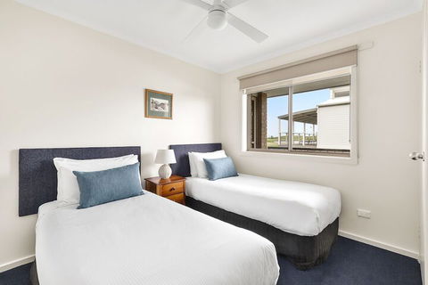 Marine Cove Resort - Your Accommodation 4