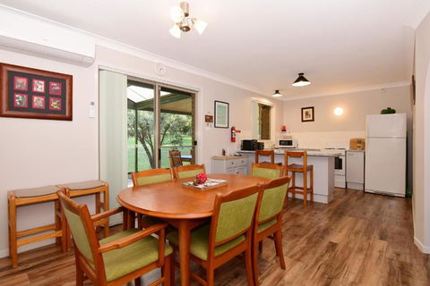 Valley Haven 3 Bedrooms Close To The Village! - Your Accommodation 1
