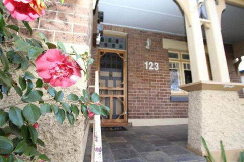 123 Hill St. Heart Of Orange Double Brick - Your Accommodation 0