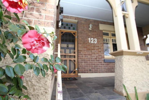 123 Hill St. Heart Of Orange Double Brick - Your Accommodation 3