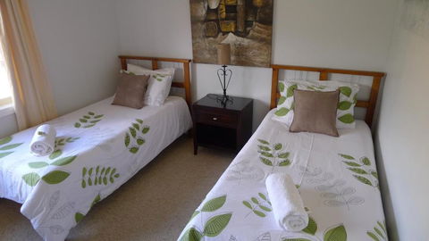 OCEAN VIEWS - Your Accommodation 6