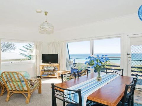 Eden On The Beach Beachside Getaway - Your Accommodation 2