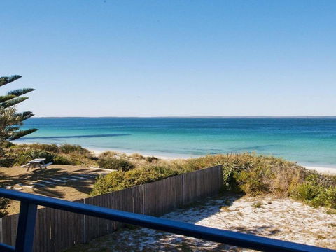 Eden On The Beach Beachside Getaway - Your Accommodation 5