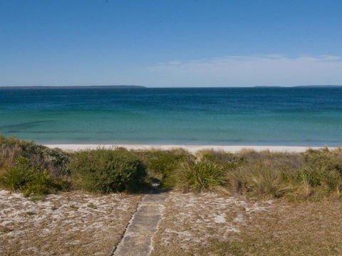 Eden On The Beach Beachside Getaway - Your Accommodation 1