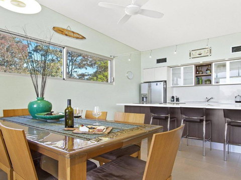 Serene Spacious Air Conditioned Accommodation - Your Accommodation 4