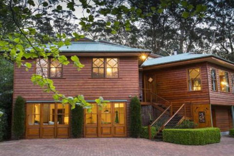 Treetops Elegant Inviting Designer Cedar Home - Your Accommodation 0
