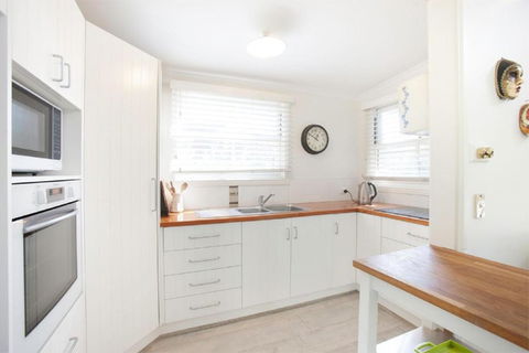 The Dolls House Charming 2 Bedroom Cottage Just A Short Walk From The Village - Your Accommodation 3