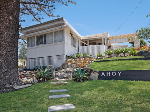 Ahoy Cottage - Your Accommodation 3