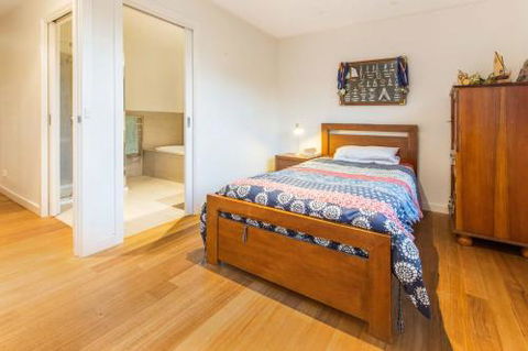 BAY VIEWS On MANNA DROMANA - Your Accommodation 3