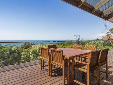VIEWS At MCCRAE..... - Your Accommodation 5