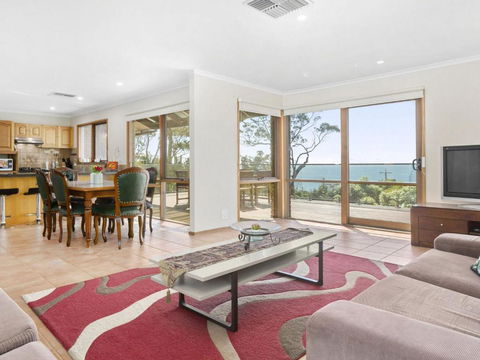 VIEWS At MCCRAE..... - Your Accommodation 1