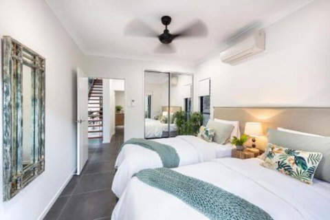 WINDFALL In PALM COVE - Your Accommodation 3