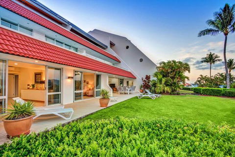 Bella Vista East 3 Luxury Ocean Views Large Flat Grassed Area + Buggy - Your Accommodation 2