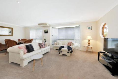 Hook Wine & Sinker Hervey Bay - Your Accommodation 4