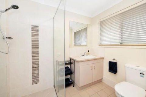Hook Wine & Sinker Hervey Bay - Your Accommodation 7