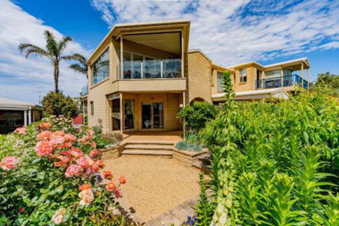 VIEWS FOREVER INVERLOCH - Your Accommodation 5