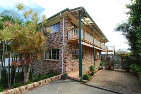 Amzaz 15 Korogora Street - Your Accommodation 2