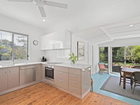 Arcadia By The Sea - Your Accommodation 3