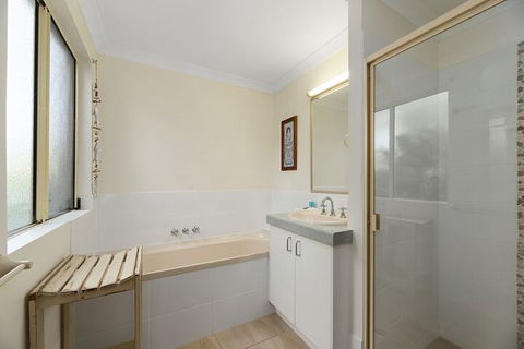 Fabulous Pet Friendly Family Home - 3 Carribean Court - Your Accommodation 2