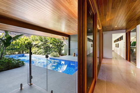 Aqua - At Funnel Bay - Your Accommodation 3