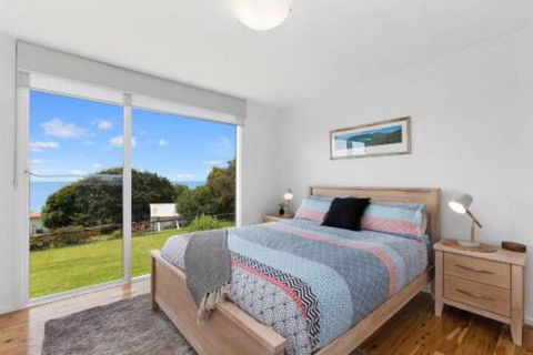 COASTAL HAVEN Panoramic Ocean Views - Your Accommodation 3