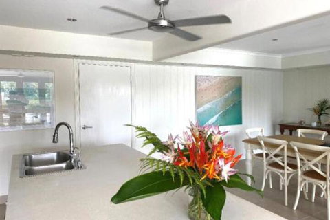Absolute Lakefront Port Douglas - Your Accommodation 4