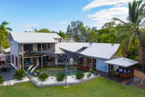 Absolute Lakefront Port Douglas - Your Accommodation 5