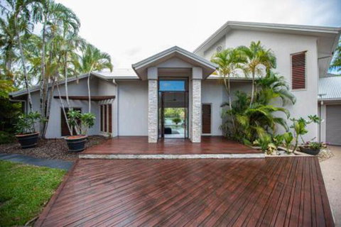 Absolute Lakefront Port Douglas - Your Accommodation 7