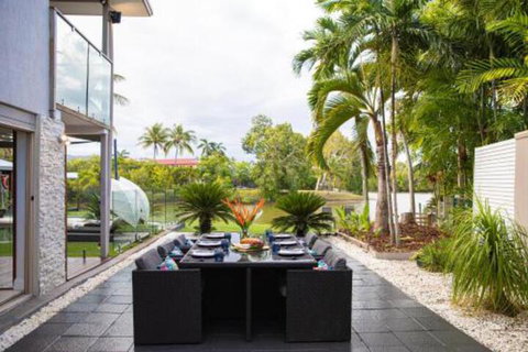Absolute Lakefront Port Douglas - Your Accommodation 0