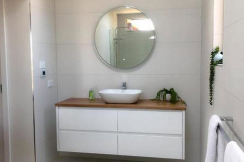 BAY Of FIRES BEACH SHACK Ocean Views From A Modern Beachhouse - Your Accommodation 4