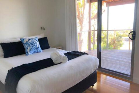 BAY Of FIRES BEACH SHACK Ocean Views From A Modern Beachhouse - Your Accommodation 7