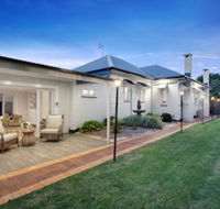 Nell's Place - Your Accommodation