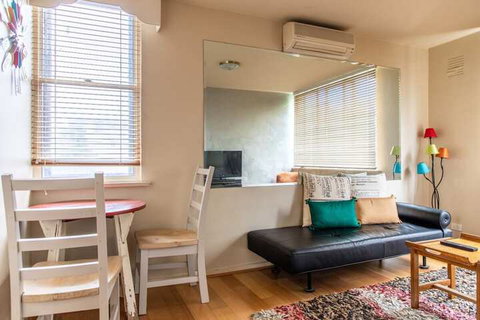 Charming 1 Bedroom Apartment In Vibrant South Yarra - Your Accommodation 1