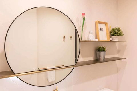 Trendy 1 Bedroom Apartment In The Heart Of Collingwood - Your Accommodation 5